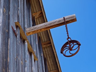 PB056554 - Barn Hoist.jpg