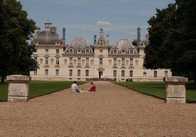 I'd sit on the grass.... Chteau de Cheverny