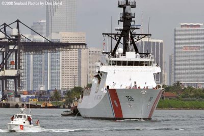The USCGC BERTHOLF (WMSL 750) coming out of the Port of Miami, photo #1948