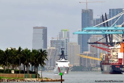 The USCGC BERTHOLF (WMSL 750) coming out of the Port of Miami, photo #1940