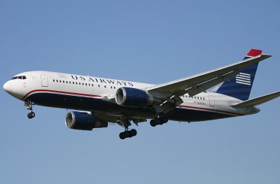 US Airways 767-200 landing in PHL, Oct 2008