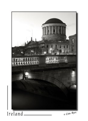 Dublin - Four Courts _D2B8415-bw.jpg