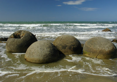 DSC01176moeraki.jpg