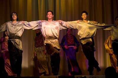 Debke Dancers of Ayda Camp