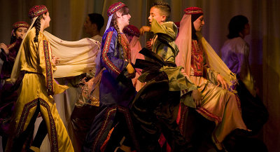 Debke Dancers of Ayda Camp