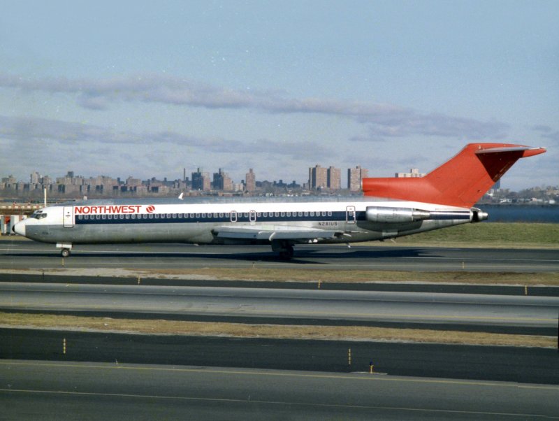 B727-200 N281US