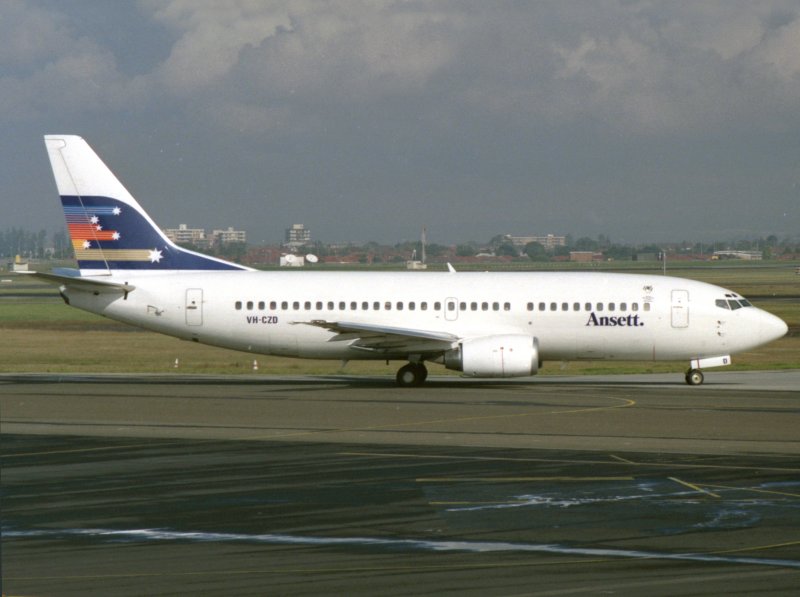 B737-300 VH-CZD