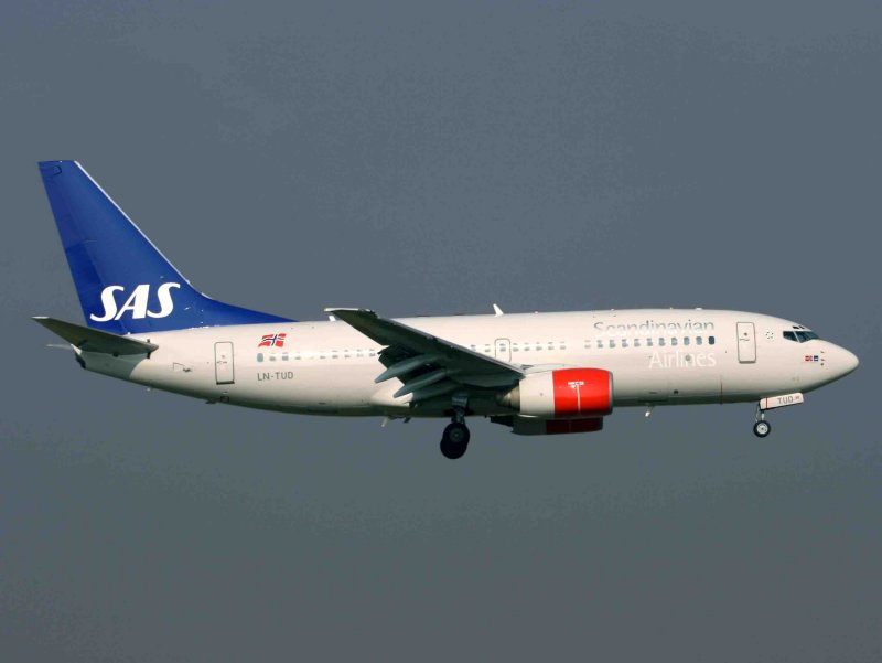 B737-700 LN-TUD