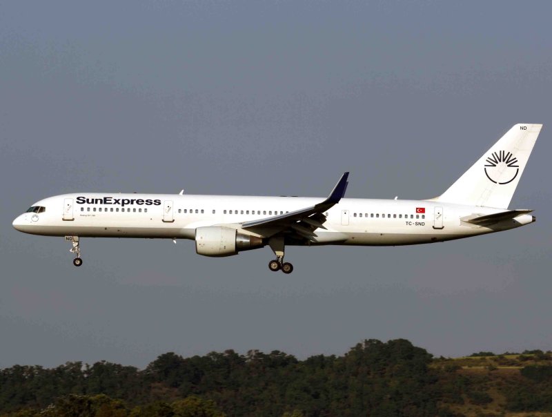 B.757-200  TC-SND