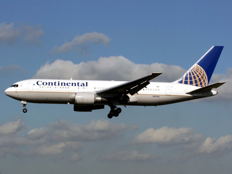 B767-200 N73152