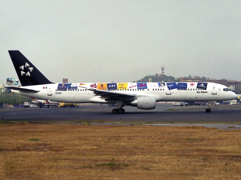 B757-200 N763MX