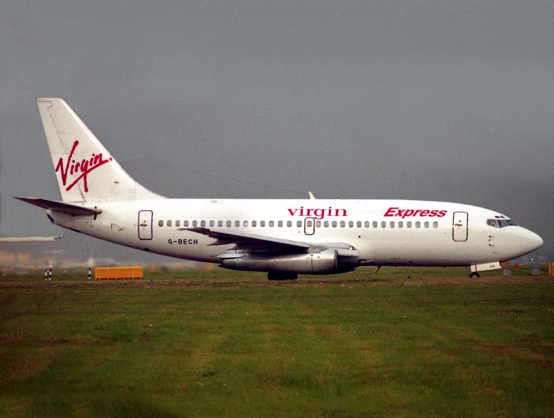 B737-200 G-BAZH