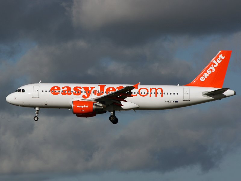 A320  G-EZTM