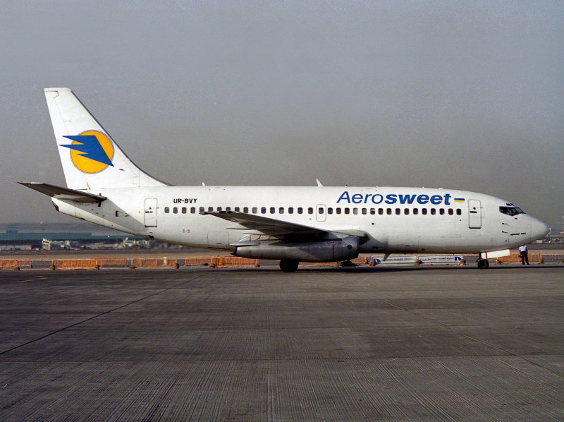 B737-200  UY-BVY