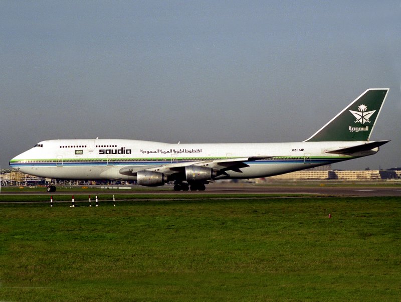 B747-300  HZ-AIP