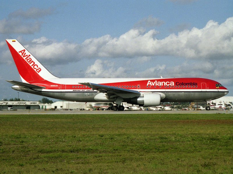 B767-200 N986AN