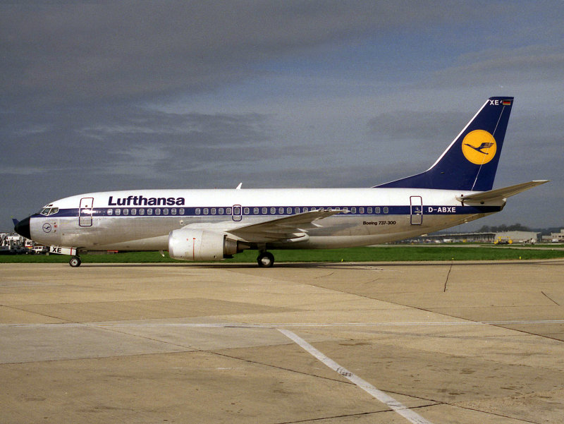 B737-300  D-ABXE