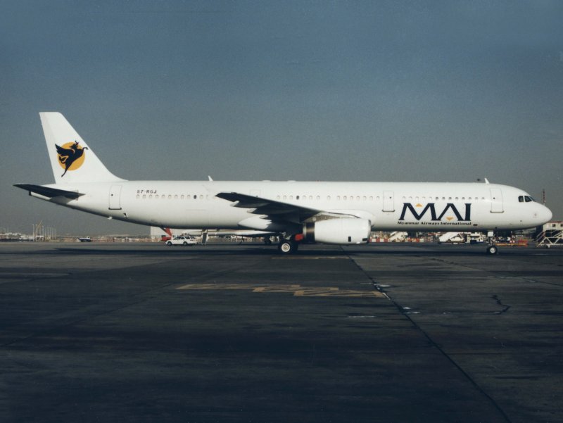 A-321 S7-RGJ