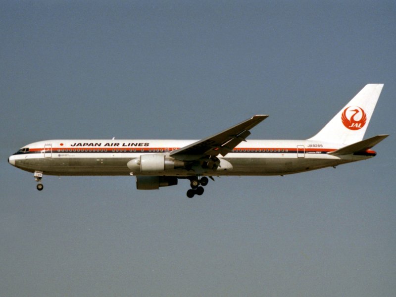 B767-300 JA-8265