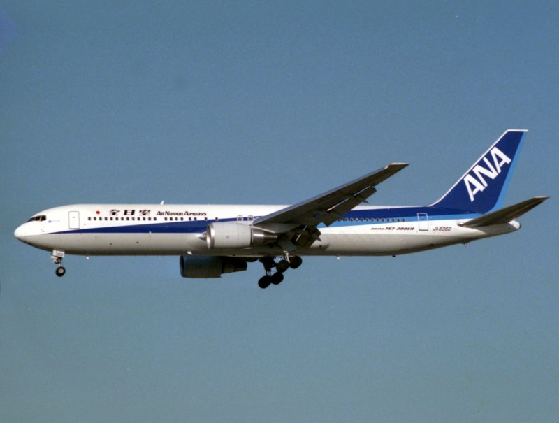 B767-300 JA-8362