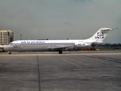 DC9-30  YU-AHJ