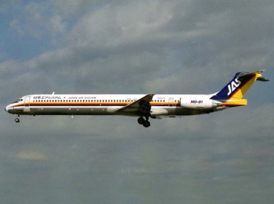 MD-81 JA-8556