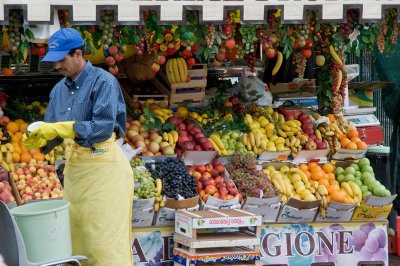 Roman fruit vendor.jpg