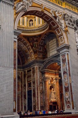 St Peter's Basilica 2.jpg
