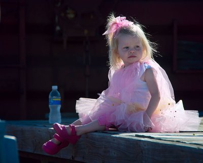 Little angel waiting for her butterfly