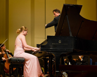 Regina Chernynchko playing Rachmaninoff PC #2 in c