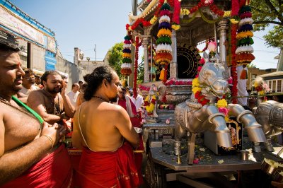 Prayers before Ganesh chariot