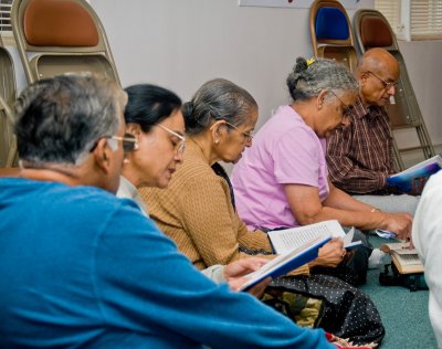 Seniors recite prayers
