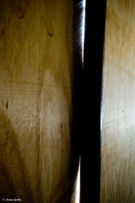 Light between the touching planks