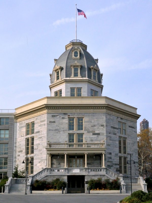 Octagon Tower, Roosevelt Island