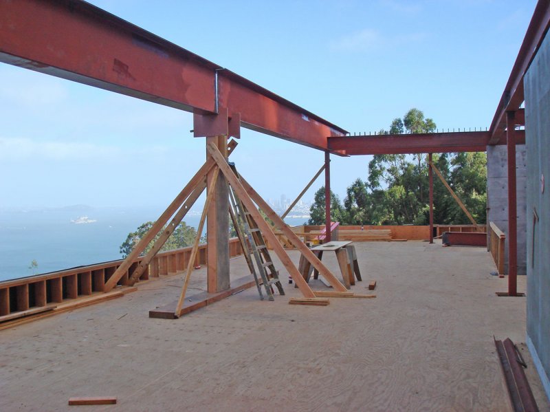 Temporary cradle (two beams to be welded)