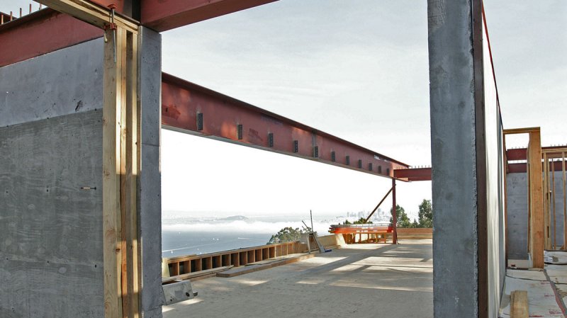 View from entry thru living room to San Francisco