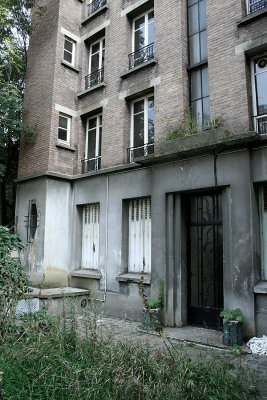 Old building (Levallois)