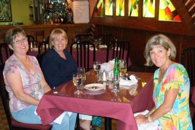 July 2008 - Linda Grother, Karen and Brenda at El Segundo Viajante in Hialeah
