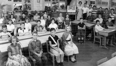1957-1958 - Miss Ruth Ban's 5th grade class at Springview Elementary School (entire photo)