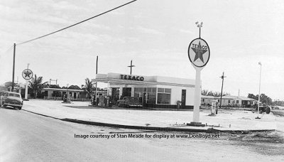 1950's - Texaco gas station