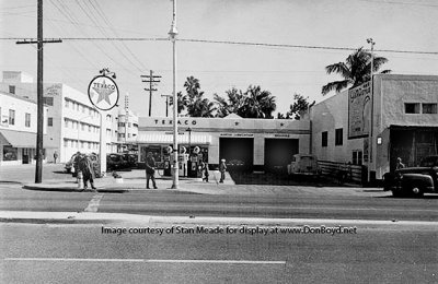 1950's - Texaco gas station at 11th Street and Washington Avenue on Miami Beach