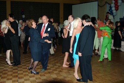 Dancing at the 40th Reunion of the Hialeah High School Classes of 1965/1966 #6171