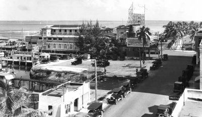 Mid 1920's - Elser's Pier area at 12th Street (now Flagler Street) and Biscayne Bay, Miami