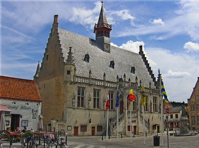 A DAMME TOWN HALL   720