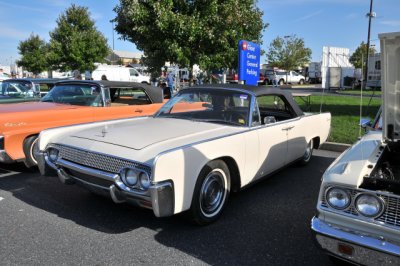 1961 Lincoln Continental 4-door convertible