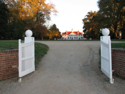 The Mount Vernon mansion looks like this when it is approached from the road.