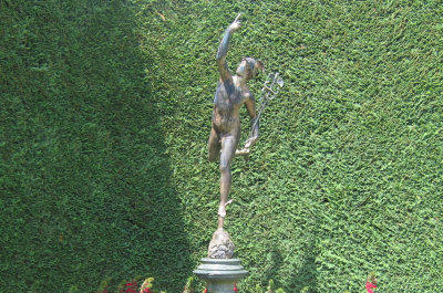 statue.jpg