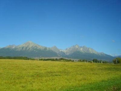 view of the mountains on the way to stary smokovec