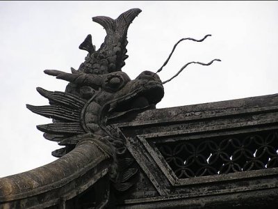 Roof sculpture detail  at Yu Garden