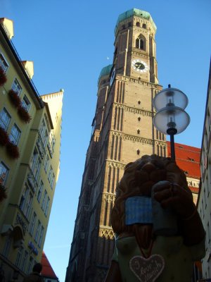 lion and the frauenkirche